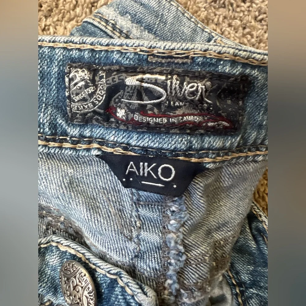 Women’s Silver Jeans - Picture 4 of 5